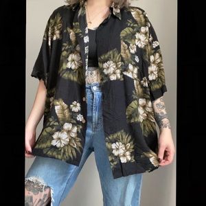 VINTAGE FLORAL HAWAIIAN SHIRT